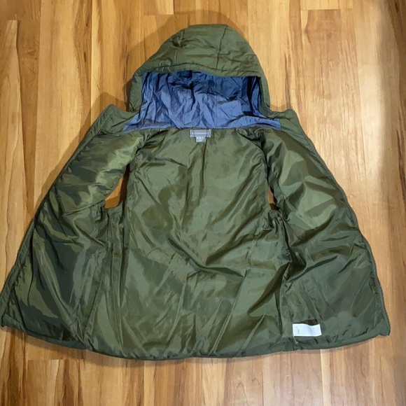 ❌SOLD❌ Boys puffer vest - Picture 4 of 7